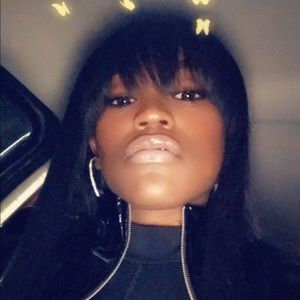 Meet your Posher, Malika